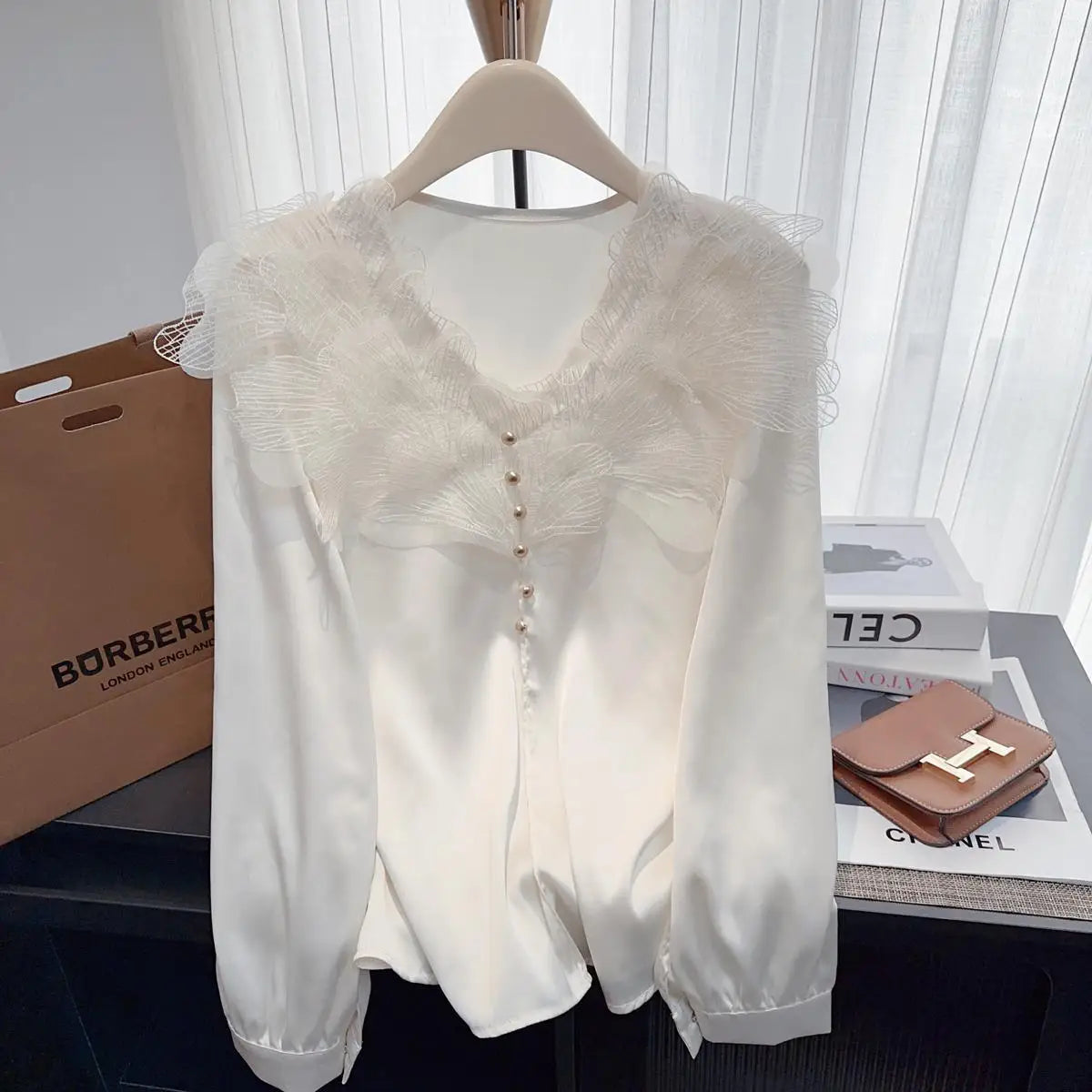 Vintage Women New White Elegant Long Sleeve T-shirt Autumn Beige V Neck Festival Short Pullover Tops Simplicity Popular Clothing