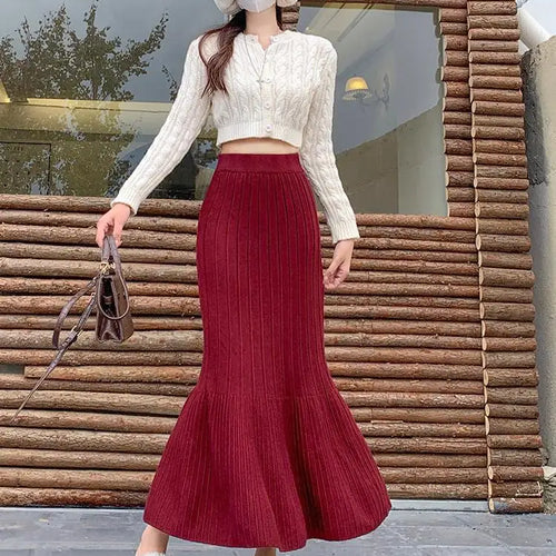 Load image into Gallery viewer, Vintage Women Solid High Waist Versatile Pleated A-line Long Skirt 2024 Autumn Winter French Sweet Knitted Fishtail Skirt Street
