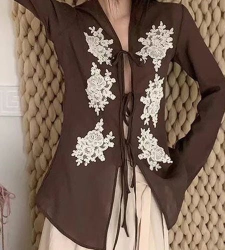 Hit Color Spliced Apppliques Elegant Blouses for Women V Neck Long Sleeves Patchwork Lace Up Blouse Female Clothing