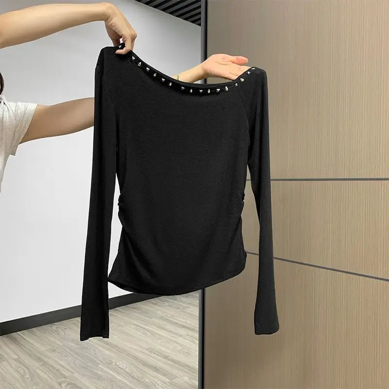 Black T Shirt Women Clothing Off Shoulder Tunic Rivet Slash Neck Tshirts Y2k Tops 2024 Ropa Mujer Korean Tees Chic Sexy T-shirts