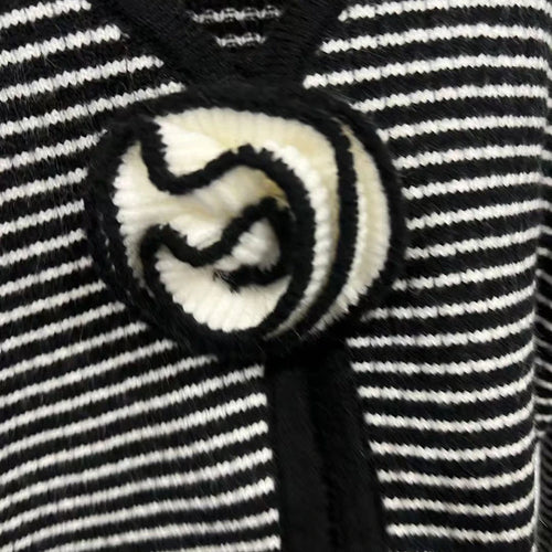 Load image into Gallery viewer, Hit Color Striped Spliced 3D Flower Cardigan for Women V Neck Long Sleeves Patchwork Zipper Elegant Cardigan Female
