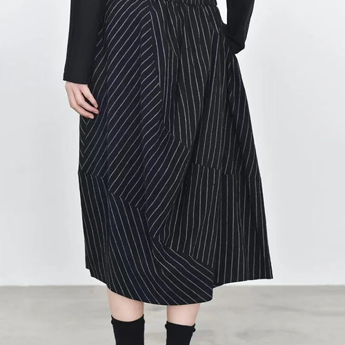 Load image into Gallery viewer, High Elastic Waist Black Striped Pocket Casual A-line Half-body Skirt Women Fashion Tide New Spring Autumn 2025 1DJ1205
