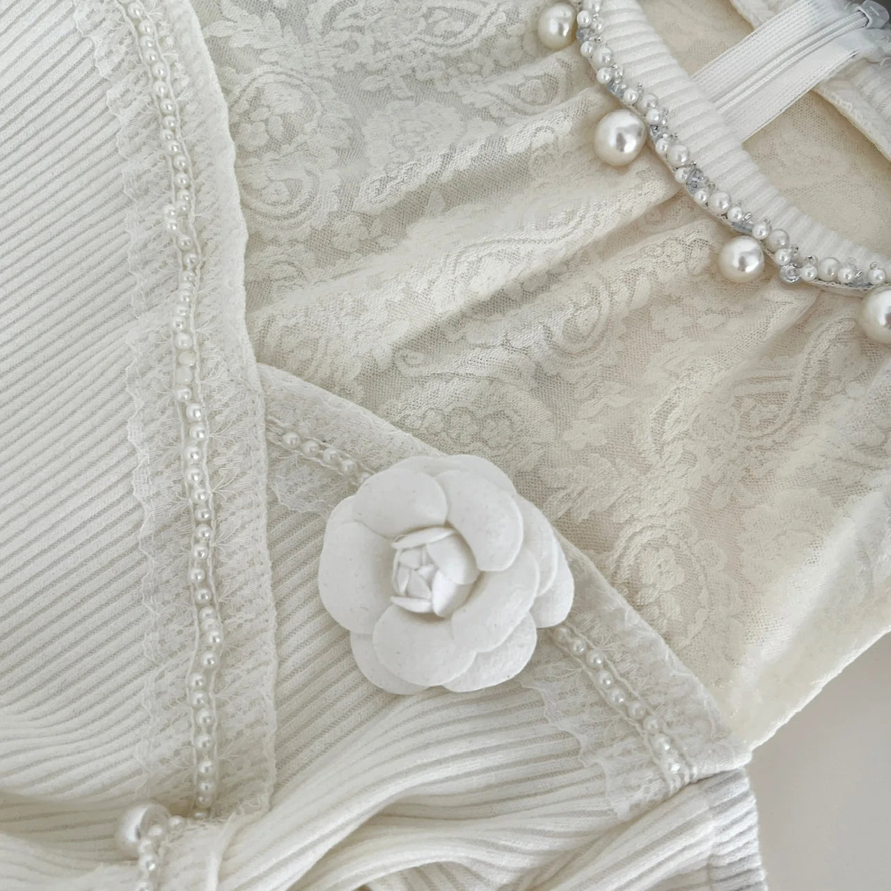 French Vintage Beige Pearl Patchwork Lace Off Shoulder Dress Sexy Round Neck Long Sleeved Elegant Party Evening Gown Dress Trend