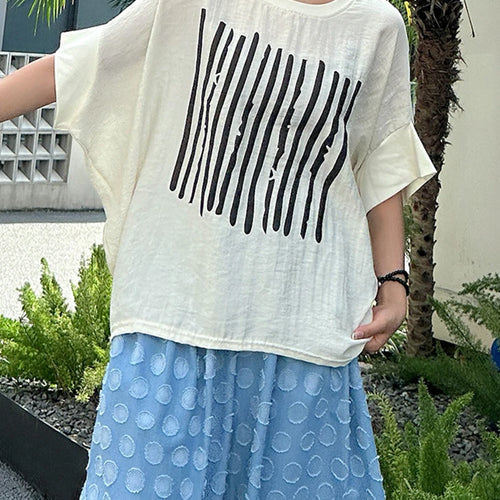 Load image into Gallery viewer, Women Beige Striped Printed Big Size Thin T-shirt New Round Neck Half Batwing Sleeve Fashion Spring Summer 2025 1DJ1570
