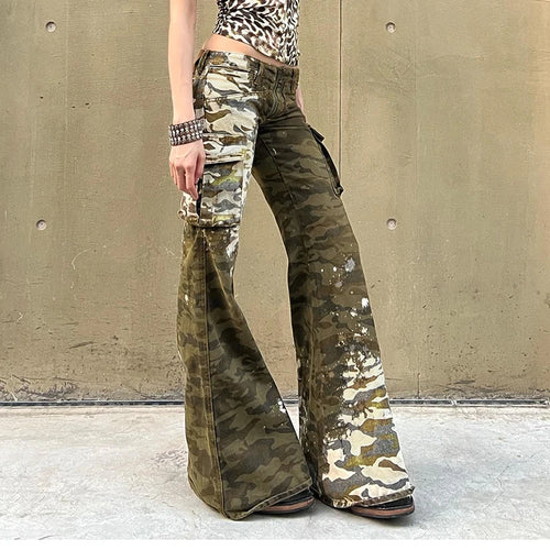 Load image into Gallery viewer, Vintage Low Wasit Camouflage Flared Jeans Women Tie Dye Big Pockets Full Lenght Denim Trousers Y2K Streetwear Bottoms
