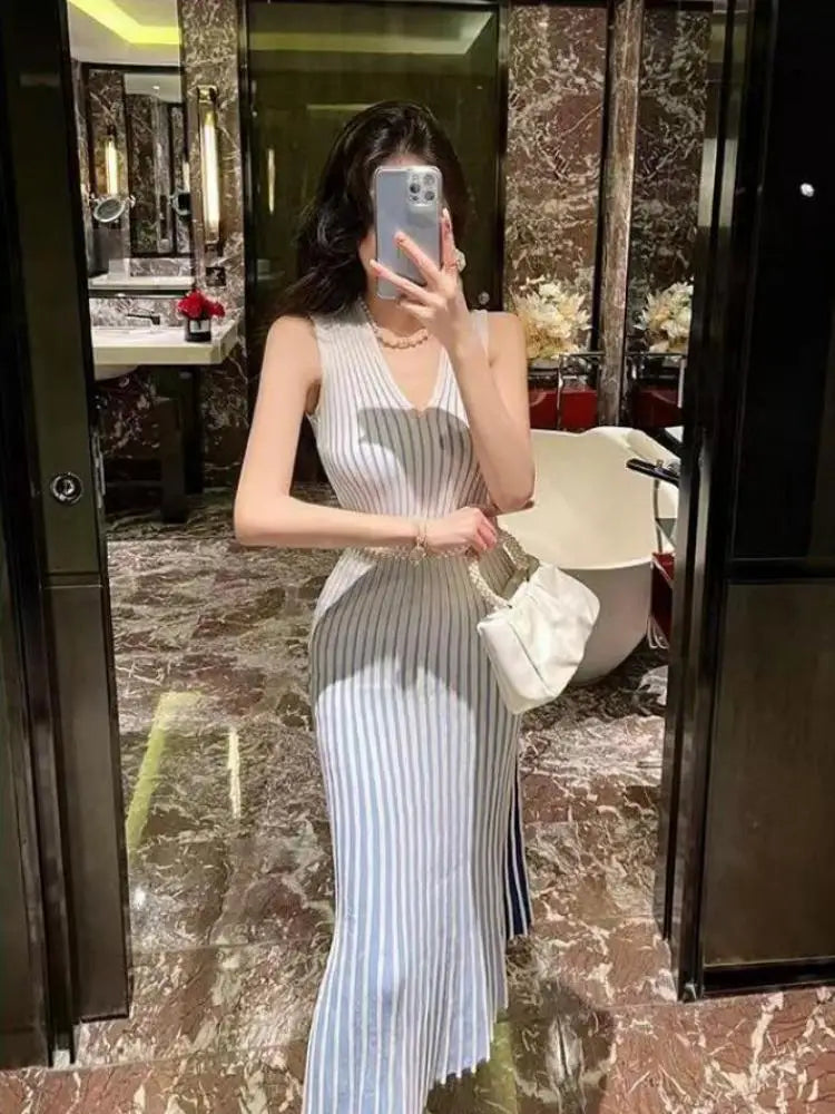 Korean Autumn White Stripe V Neck Elegant Wrap Hip Long Dress Vintage Women Temperament Sleeveless Knitted Vest Dress 2024 Trend