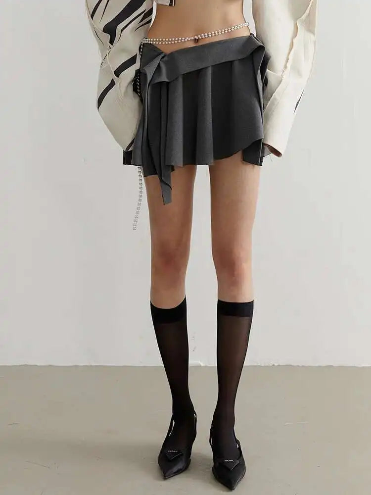 High Waist Gray Pleated Irregular Hem Casual Mini Half-body Skirt Women Fashion Tide New Spring Autumn 2025 1DF6142