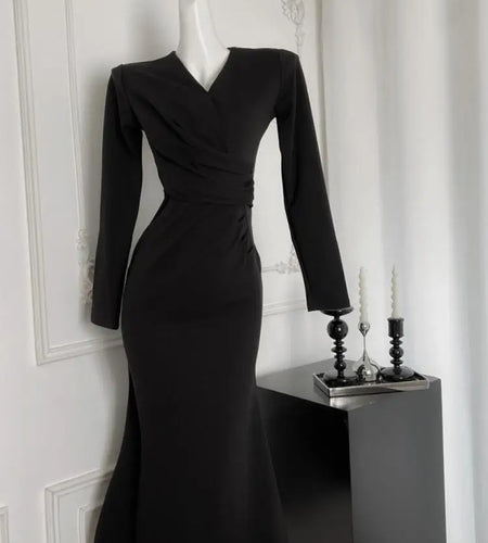 French Fashion Women's Beige V Neck Long Sleeve Dress 2024 Autumn New Black High Waist Wrapped Hip Pleated Fishtail Dress Simple