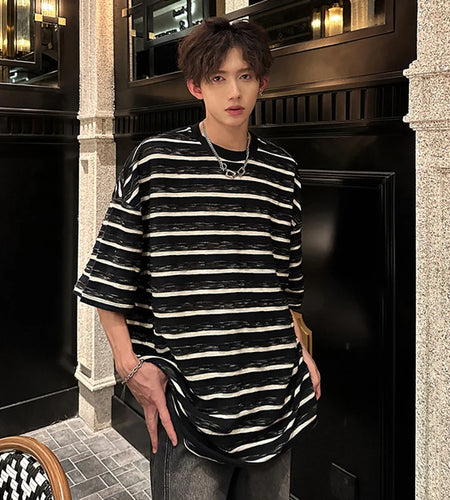 Men's T-shirts Short Sleeve New Summer Korean Style Worn-out Threedimensional Striped Pullover Male Casual Tees 9W1973