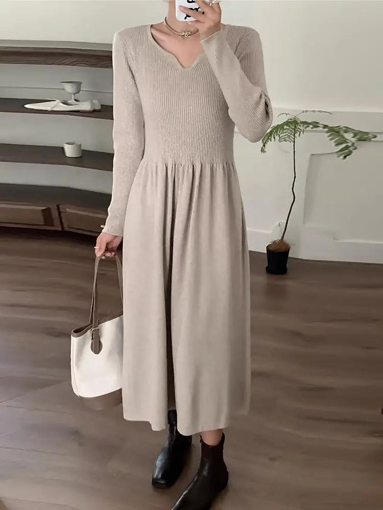 Autumn Winter Women Elegant V-neck Long Sleeve Slim Knit Pleated Dress Solid Casual A-line Sweater Long Dress 2023 French Simple