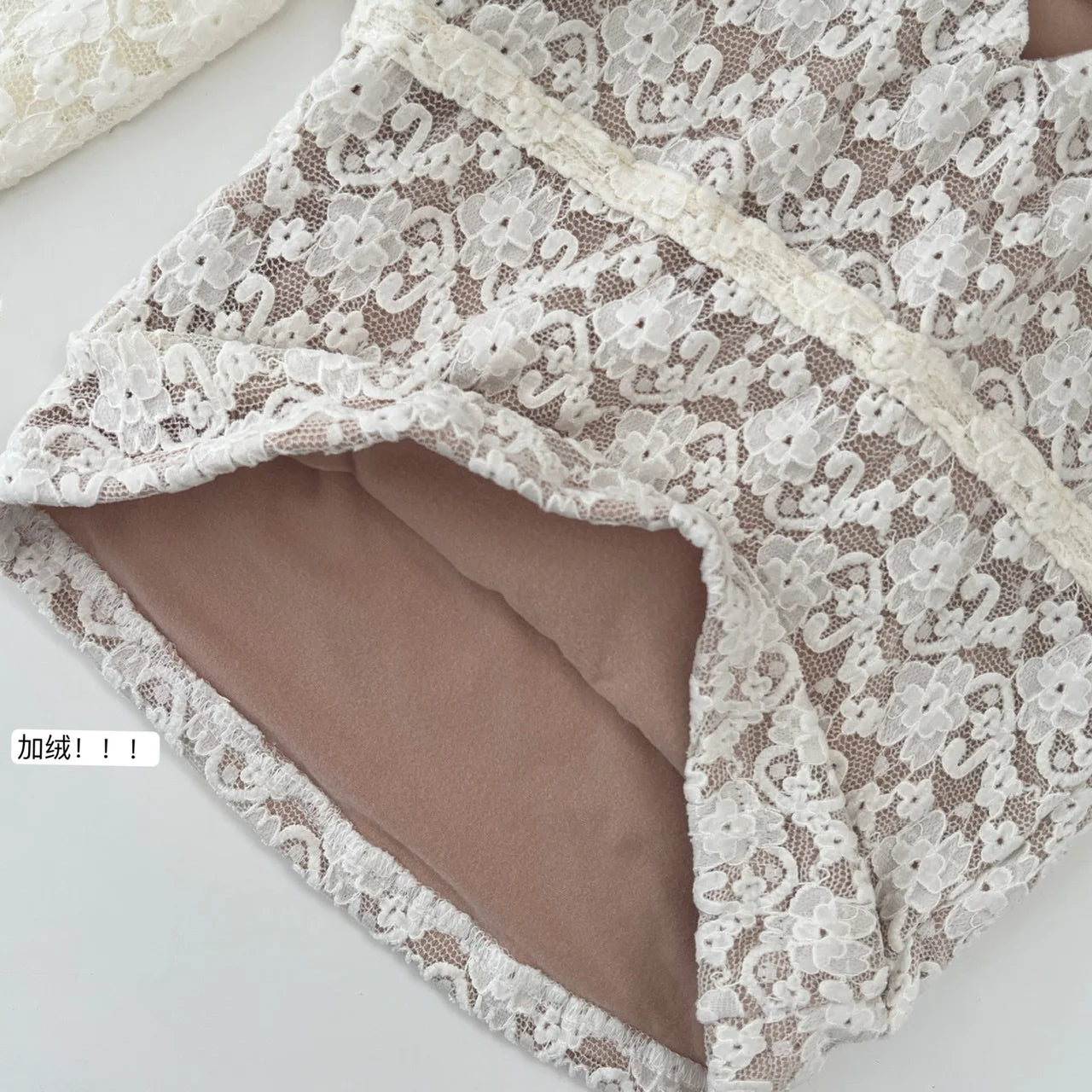 Autumn Vintage Ladies Beige Lace V Neck Pullover T Shirt French Fashion Women Elegant Long Sleeved Short Bottom Tops Simplicity