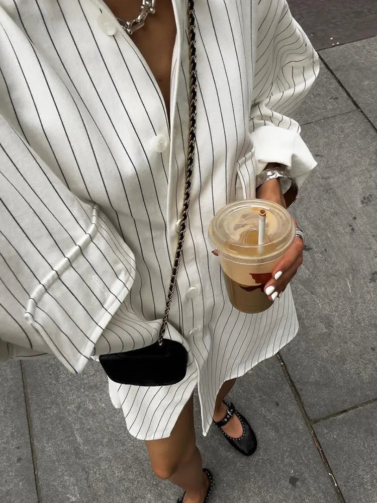Hit Color Striped Minimalist Loose Shirt For Women Lapel Long Sleeve Patchwork Pockets Casual Blouse Female Fashion Clothes