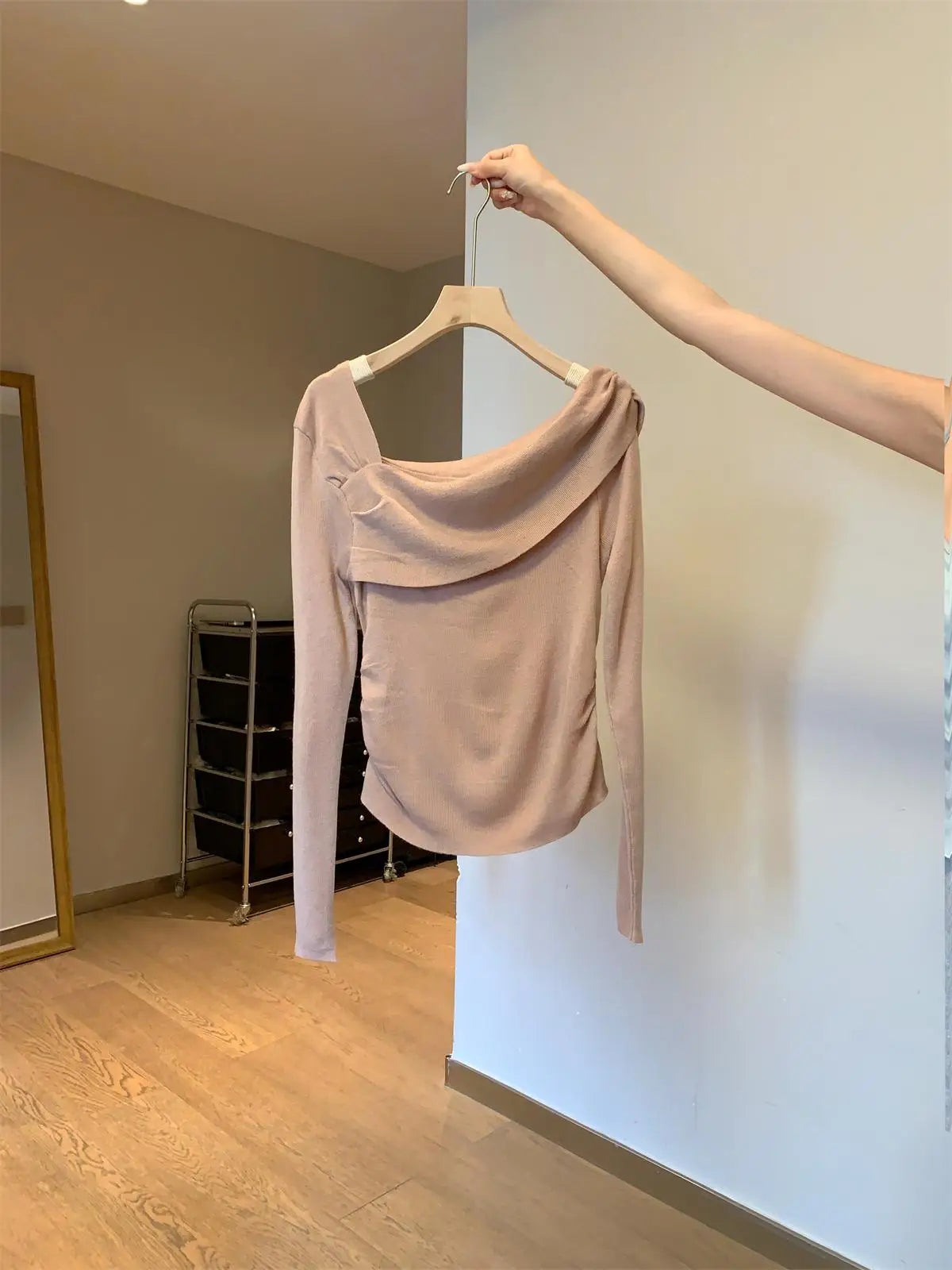 Autumn Winter Solid Temperament Sexy Slim Off Shoulder Long Sleeve Knitting Sweater Women Office Fashion Pleated Tops New Simple