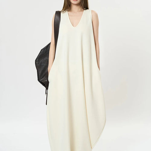 Load image into Gallery viewer, Women Black Brief Irregular Shaped Pocket Long Elegant Dress New V-Neck Sleeveless Fashion Tide Spring Autumn 2025 1DH9419
