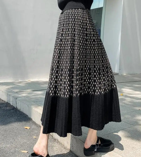 Korean Fashion Women Black Print Patchwork Elegant Long Skirt 2024 Autumn Winter Vintage Beige High Waist A-line Pleated Skirts
