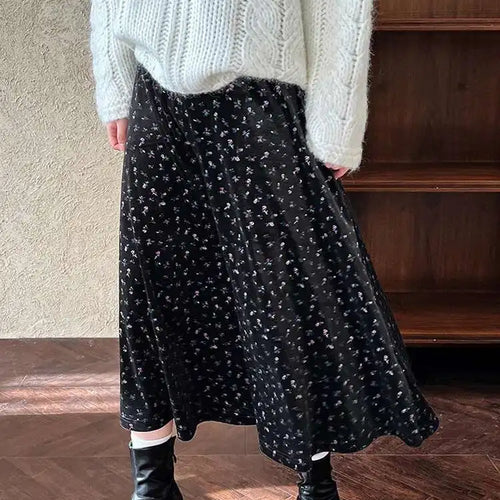 Load image into Gallery viewer, High Elastic Waist Black Pattern Printed Velvet A-line Half-body Skirt Women Fashion Tide New Spring Autumn 2025 1DH8929
