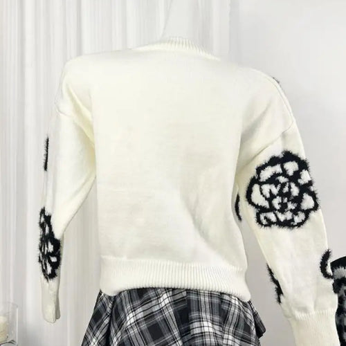 Load image into Gallery viewer, Autumn Winter French Retro Elegant Black White Patchwork Sweaters Women Round Neck Long Sleeves Knit Pullover Tops Trendy Casual
