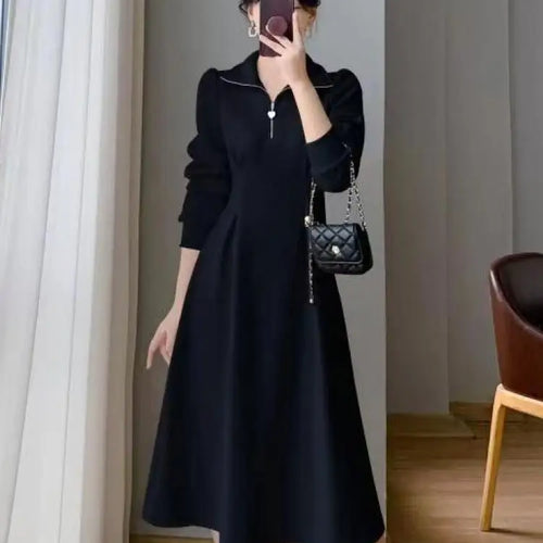 Load image into Gallery viewer, Autumn Winter French Ladies Black Elegant Long Dress White Velvet Thick Warm Long Sleeve Simple Evening Party Zipper Dress

