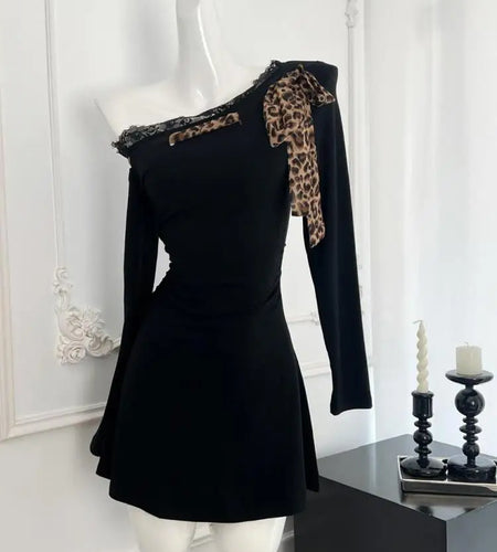 Vintage French Women's Black Patchwork Lace Leopard Bow Short Dress Autumn Slant Neck Long Sleeve Backless Evening Dresses 2024