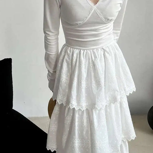 Load image into Gallery viewer, Women White Brief Slim Elegant Layers Long Cake Dress New V-Neck Long Sleeve Fashion Tide Spring Autumn 2025 1DH9982
