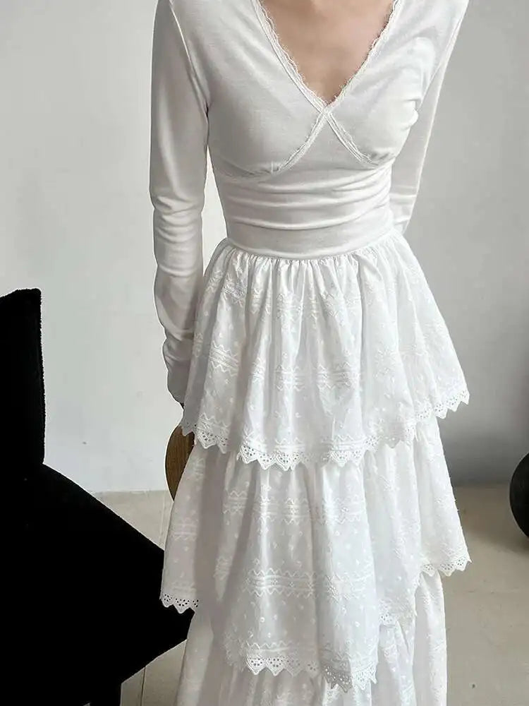 Women White Brief Slim Elegant Layers Long Cake Dress New V-Neck Long Sleeve Fashion Tide Spring Autumn 2025 1DH9982
