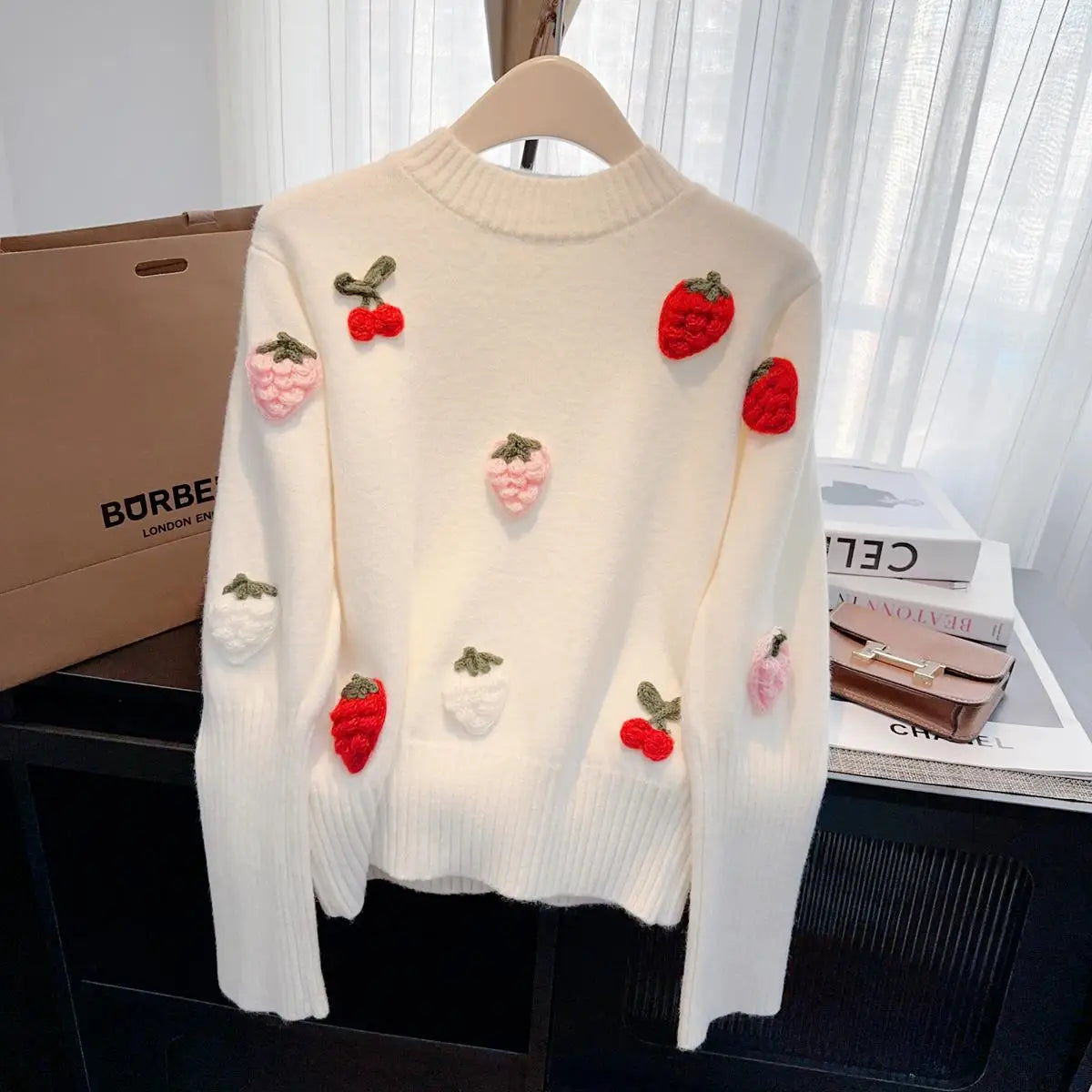 French Vintage Women Sweet Strawberry Embroidered Elegant Long Sleeve Knit Sweater 2024 New Autumn Winter Round Neck Tops Trendy