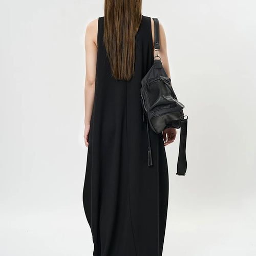 Load image into Gallery viewer, Women Black Brief Irregular Shaped Pocket Long Elegant Dress New V-Neck Sleeveless Fashion Tide Spring Autumn 2025 1DH9419
