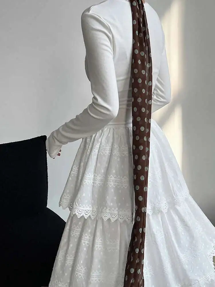 Women White Brief Slim Elegant Layers Long Cake Dress New V-Neck Long Sleeve Fashion Tide Spring Autumn 2025 1DH9982