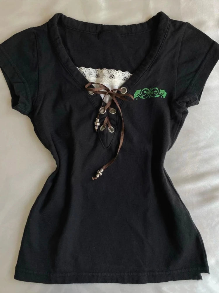 Vintage Fake Two Piece Black T-shirt Womens Harajuku Lace Patchwork Bandage Tops Streetwear Grunge Slim Fit VSummer Shirts Femme