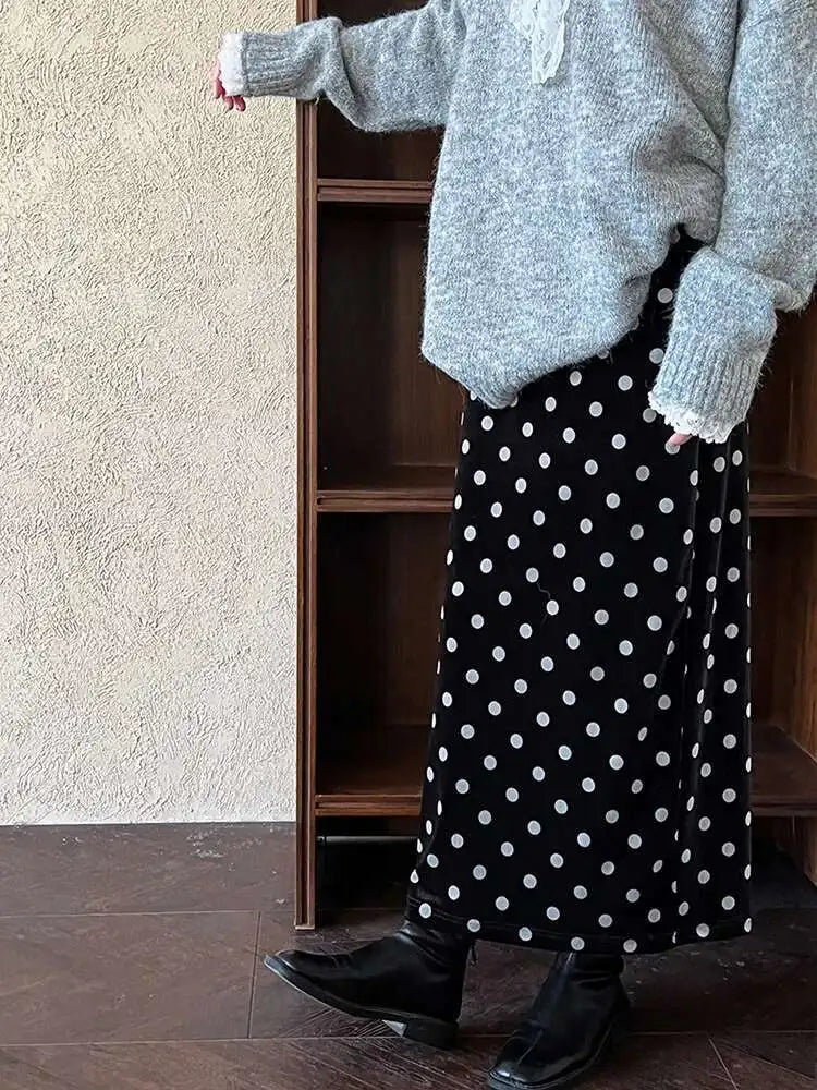 High Elastic Waist Black Velvet Dot Vintage Elegant Half-body Skirt Women Fashion Tide New Spring Autumn 2025 1DH8920