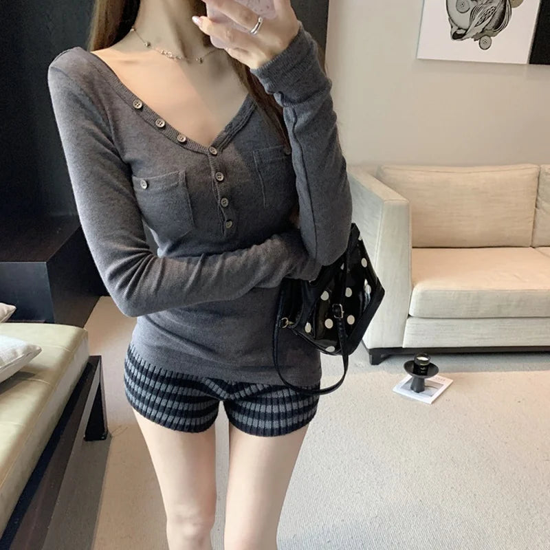 y2k Tops for Women Solid Color Buttons V Neck Slim Fit Long Sleeve T Shirts with Pockets 2000s Clothing Streetwear