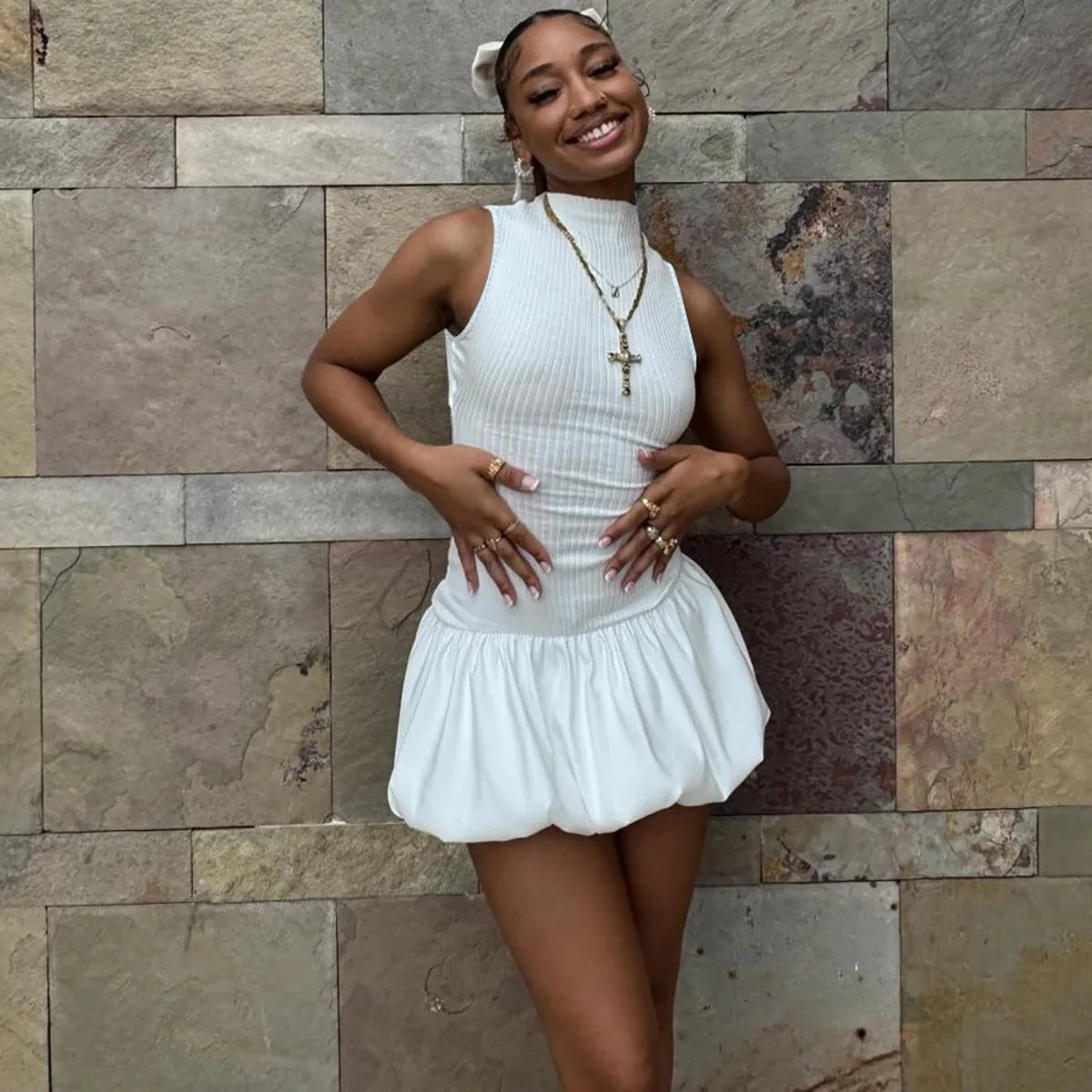 Hollow Out Backless Sleeveless Mini Dress For Women Summer New Fashion Solid O Neck Slim Pleated Dress Elegant 2024