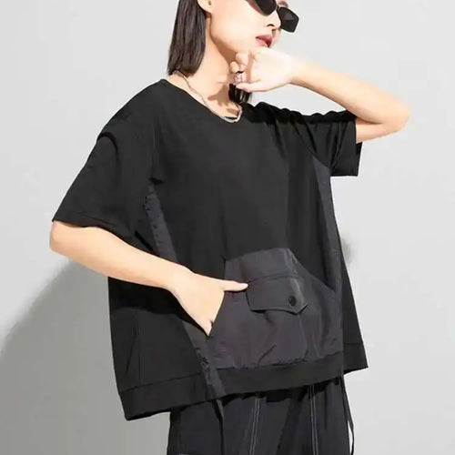 Load image into Gallery viewer, Women Red Color-block Pocket Big Size Casual  T-shirt New Round Neck Short Sleeve Fashion Tide Spring Summer 2025 1DH5953
