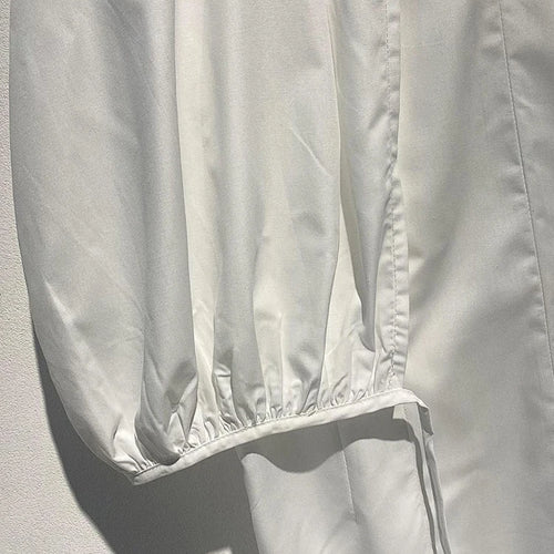 Load image into Gallery viewer, Women White Black Shaped Elegant Bud Blouse New V-Neck Short Puff Sleeve Shirt Fashion Tide Spring Summer 2025 1DJ1481
