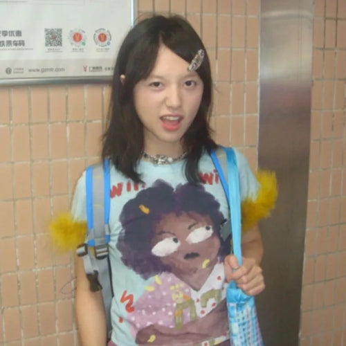 Load image into Gallery viewer, Japanese Y2k Graffiti Print T-shirt Trashy 2000s Style Crop Top Vintage Harajuku Removable Fur Sleeve Tee Shirt American
