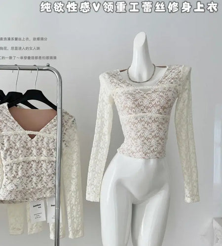Autumn Vintage Ladies Beige Lace V Neck Pullover T Shirt French Fashion Women Elegant Long Sleeved Short Bottom Tops Simplicity