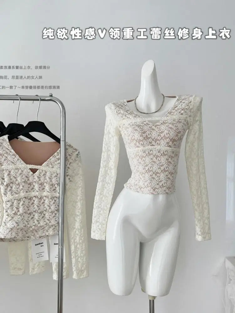 Autumn Vintage Ladies Beige Lace V Neck Pullover T Shirt French Fashion Women Elegant Long Sleeved Short Bottom Tops Simplicity