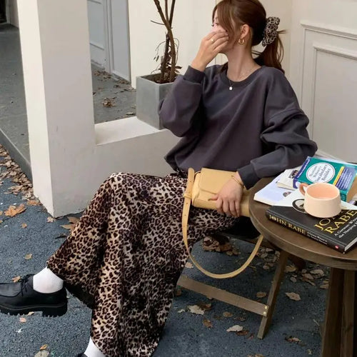 Load image into Gallery viewer, Korean Women's Velvet Leopard Print Elegant Long Skirt Vintage Fashion High Waist Slim Skirts 2024 Autumn Winter Bohemian Casual
