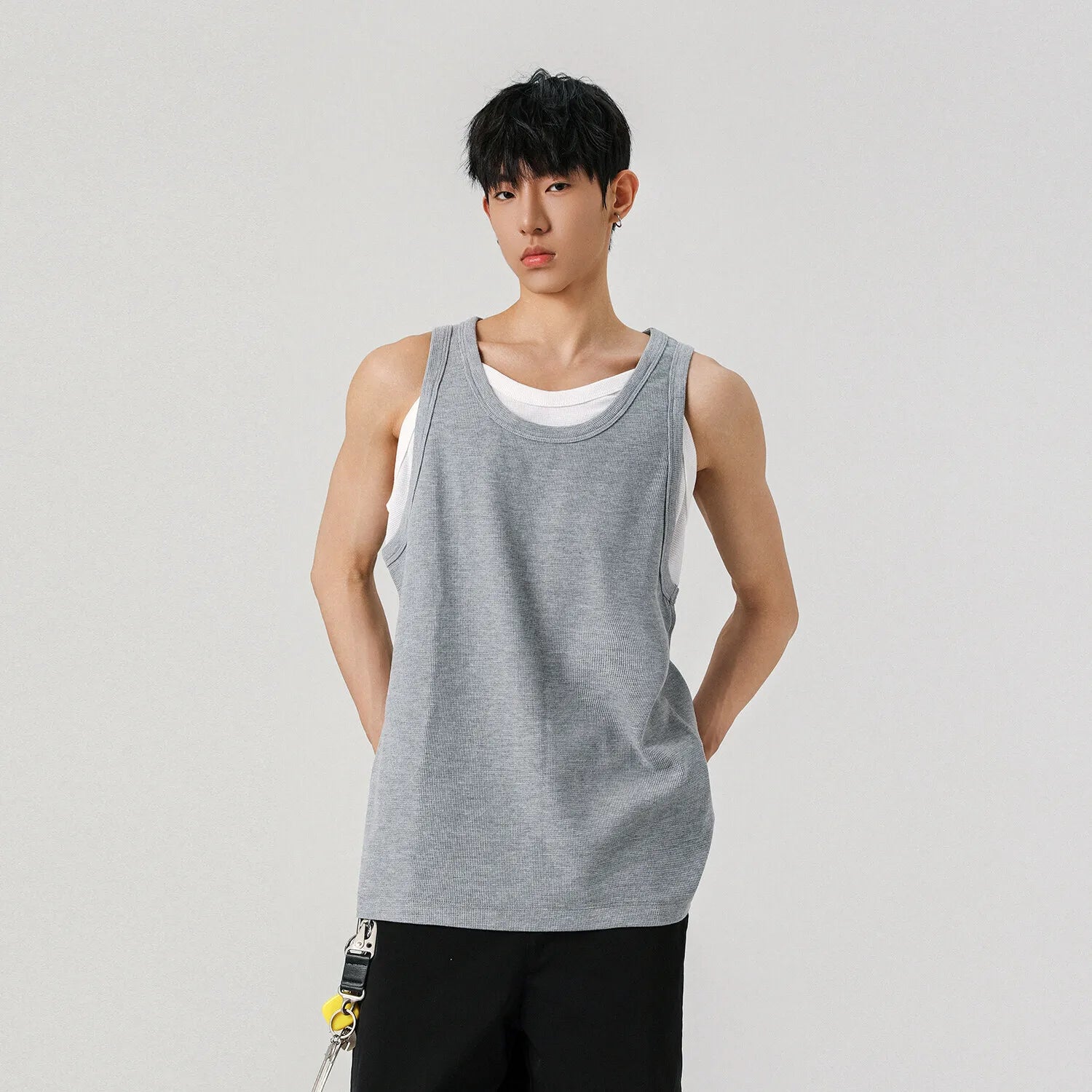Men's Vest Fake Two Pieces Sleeveless T-shirt Solid Color Pullover T-shirts Casual Men Top Summer Trend 2025 9W1298