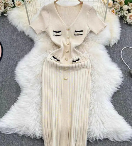 French Fashion Women's Solid V Neck Elegant Slim Short Sleeved Dress Summer Single Breasted Office Lady Knitted Dress Simplicity