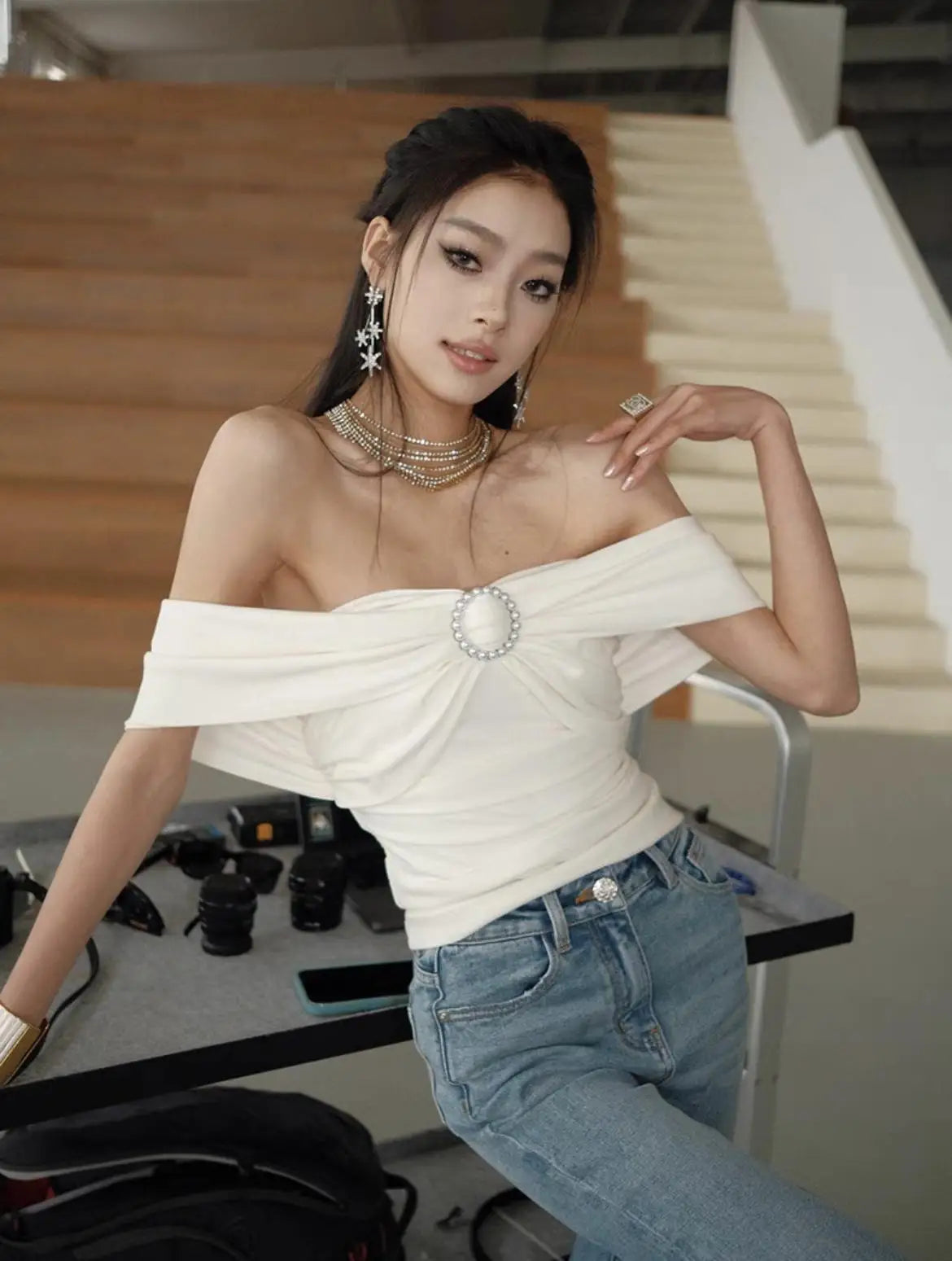 White Elegant Y2k Off Shoulder Pearl Cropped Top Women Black Sleeveless Backless Sexy Club Strapless 2024 Summer Pleated Tops