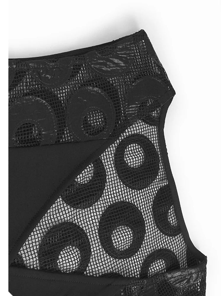 Black Dot Hollow Out Vest Half-body Skirt Two Pieces Suit New V-Neck Sleeveless Women Fashion Spring Autumn 2025 1DJ1101