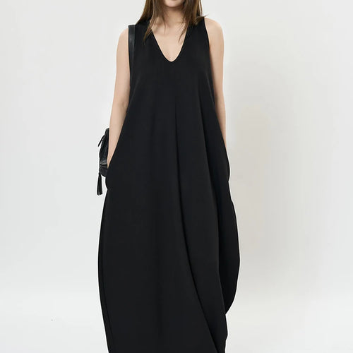 Load image into Gallery viewer, Women Black Brief Irregular Shaped Pocket Long Elegant Dress New V-Neck Sleeveless Fashion Tide Spring Autumn 2025 1DH9419
