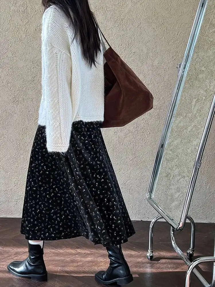 High Elastic Waist Black Pattern Printed Velvet A-line Half-body Skirt Women Fashion Tide New Spring Autumn 2025 1DH8929