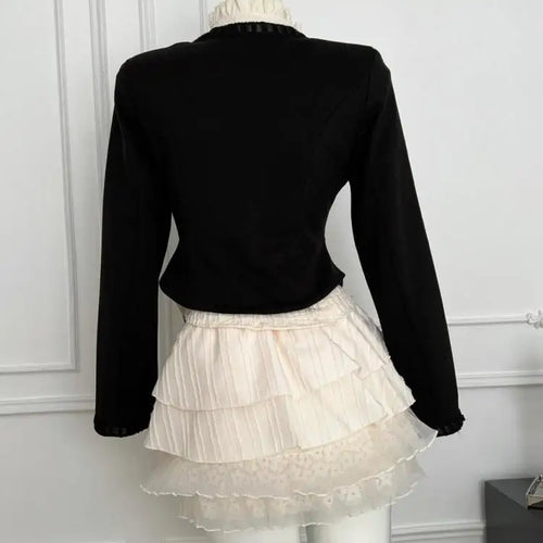 Load image into Gallery viewer, French Vintage Black Small Perfume Style Temperament Short Jacket Women&#39;s Autumn Winter Long Sleeved Single Breasted Cotton Coat
