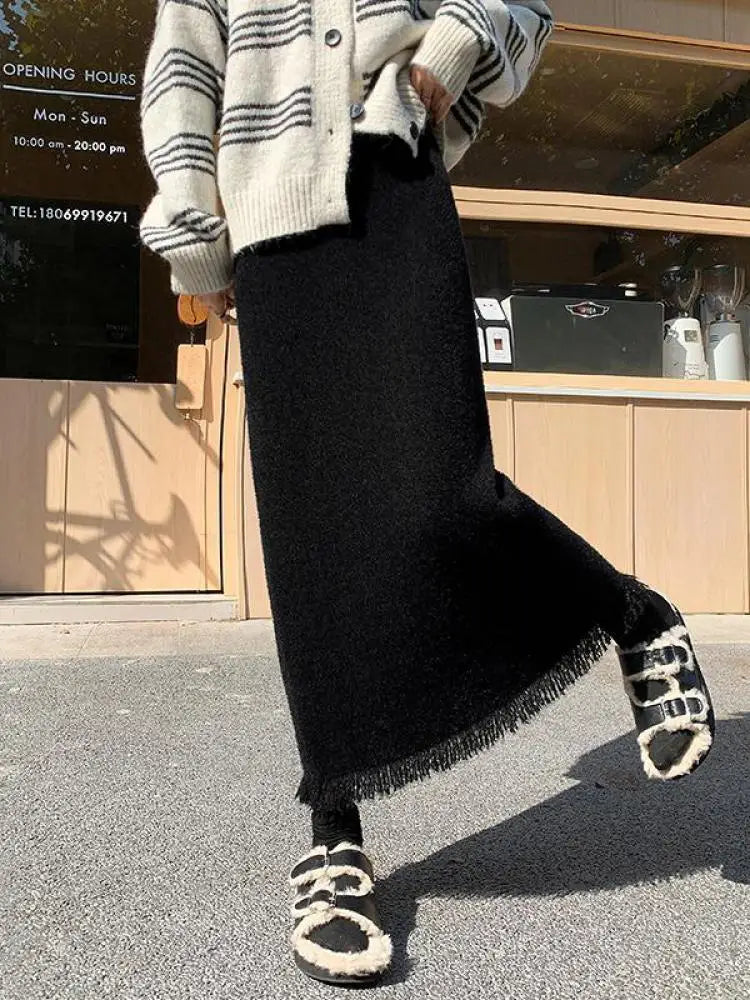 Korean Fashion Black White Tassels Elegant High Waist Long Skirt Women Khaki Slim Versatile Party Skirts 2024 New Autumn Winter