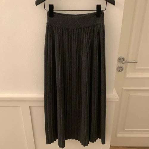 Load image into Gallery viewer, Korean Version 2024 White High Waist Versatile Slim Long Skirt Women Autumn Winter Grey Office Elegant Knitted Skirt Simplicity
