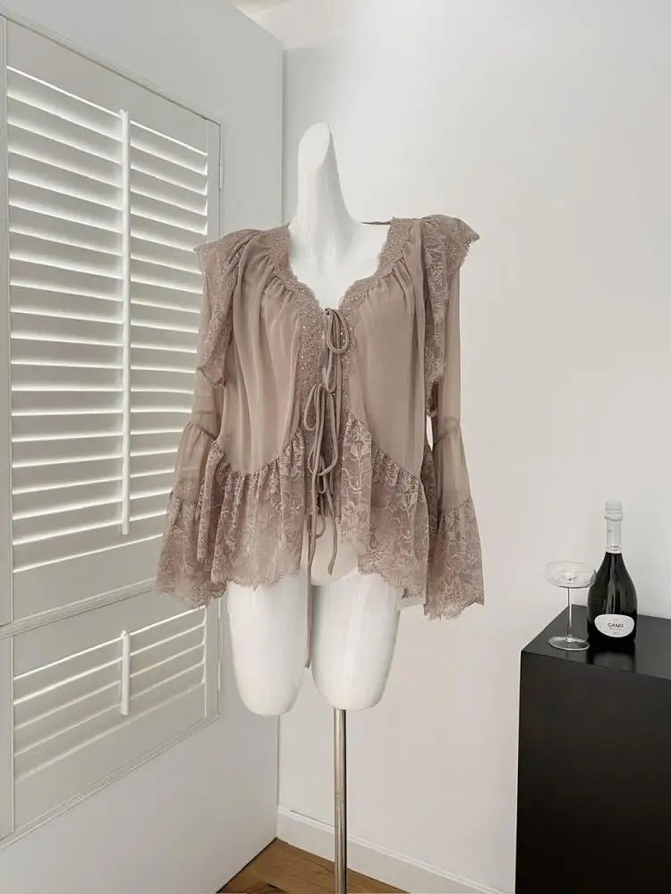 French Vintage New Ladies Khaki Patchwork Lace Pleated Short Tops Spring Autumn Elegant V-neck Loose Long Sleeve Versatile Shirt