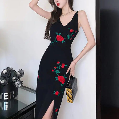 Load image into Gallery viewer, Korean Women's Black Rose Flower Embroidery V-neck Slim Knitted Slip Long Dress Summer Retro Sleeveless Wrapping Hip Split Dress
