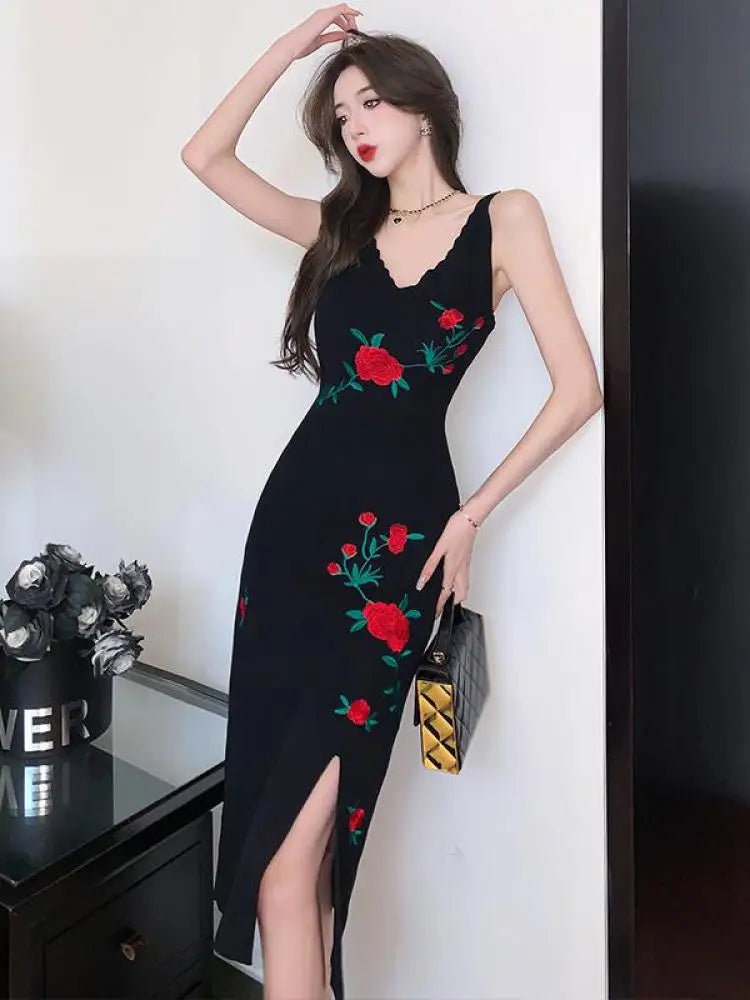 Korean Women's Black Rose Flower Embroidery V-neck Slim Knitted Slip Long Dress Summer Retro Sleeveless Wrapping Hip Split Dress